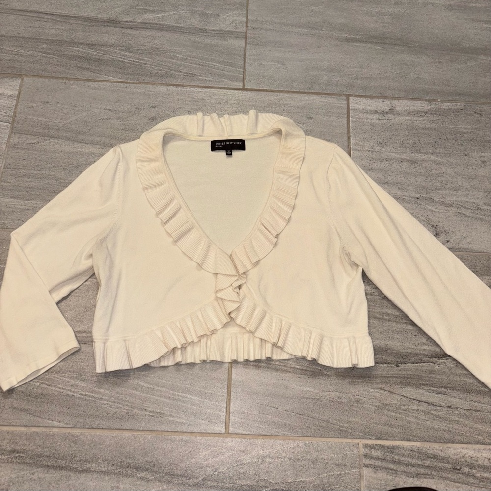 Jones New York Cream Ruffled Blouse